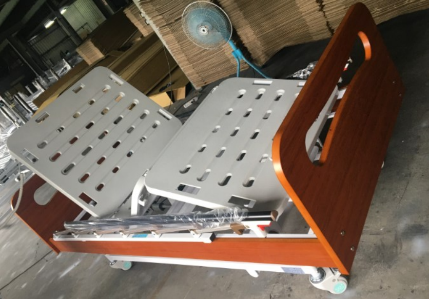 HOME CARE ELECTRIC 3 FUNCTION BED WITH SPLIT RAILS-BL-BH62